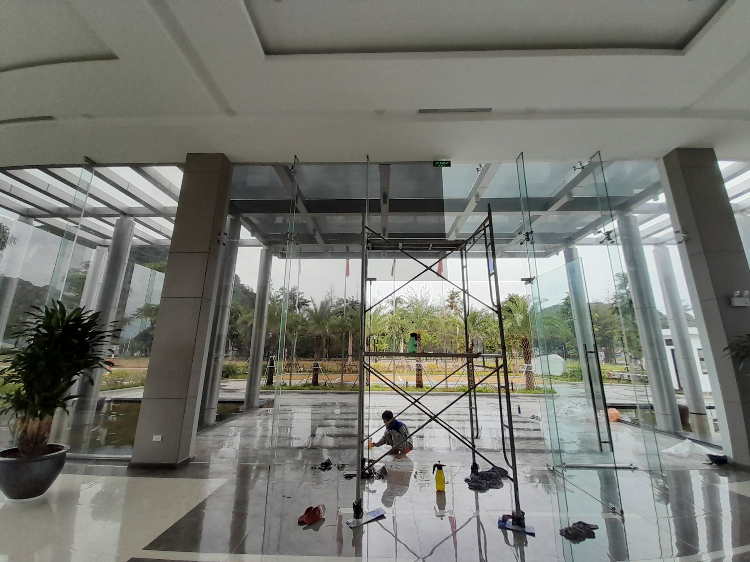 Lợi Ích Dán Phim Cách Nhiệt Nhà Kính